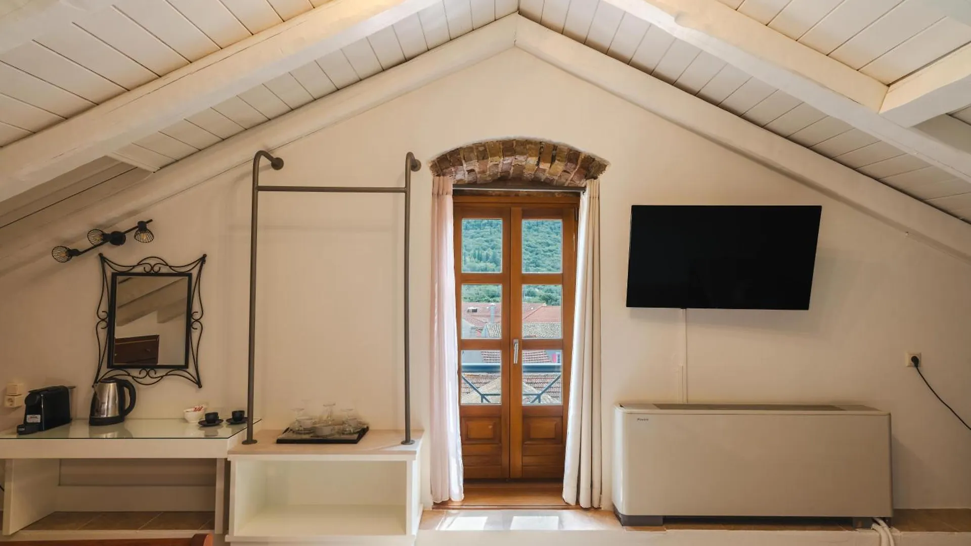 Authentic Suites In Fiscardo Fiskardo Apartment