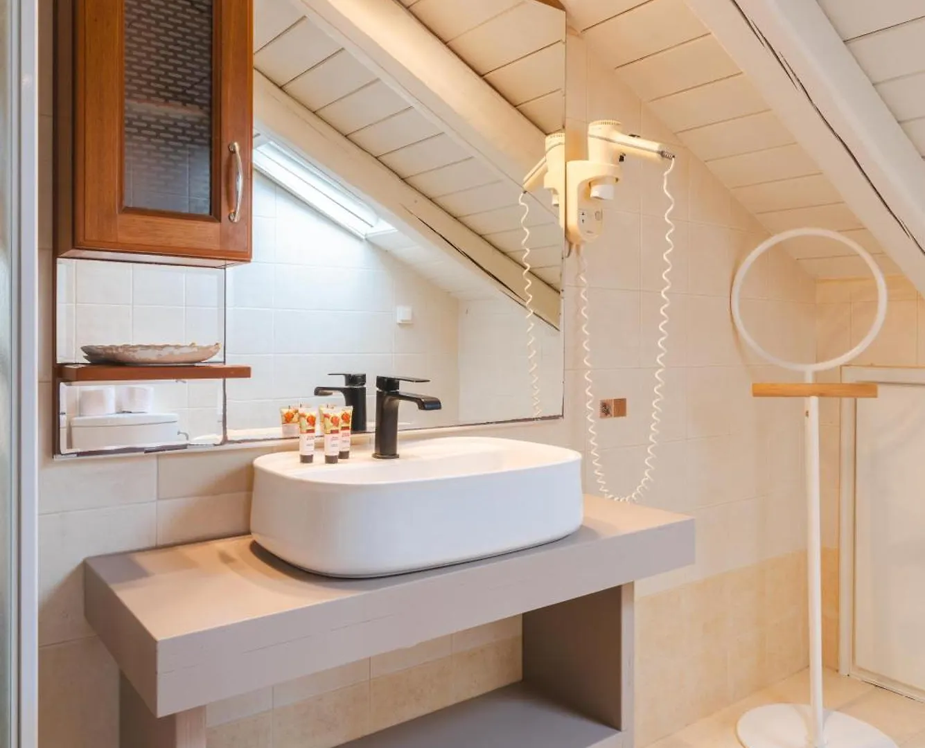 Authentic Suites In Fiscardo Fiskardo Apartment