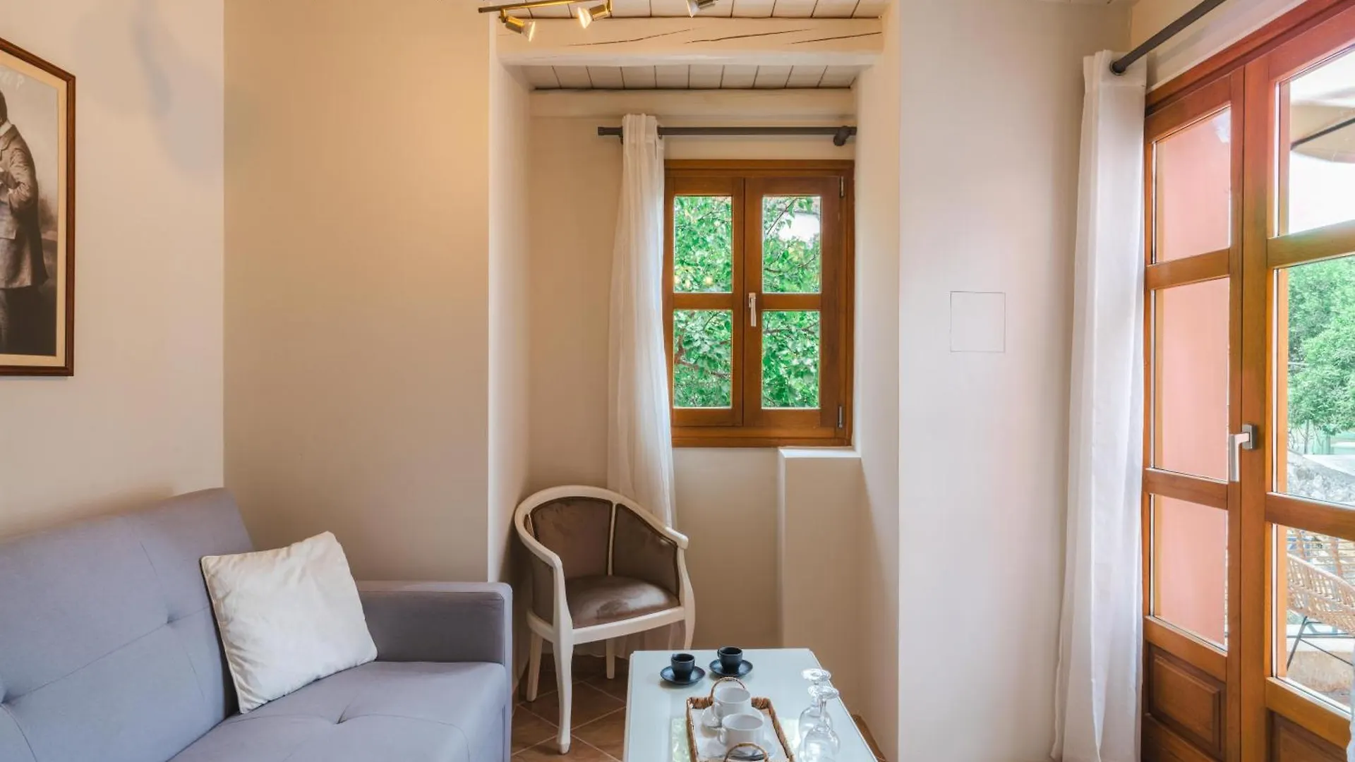 Authentic Suites In Fiscardo Fiskardo Apartment