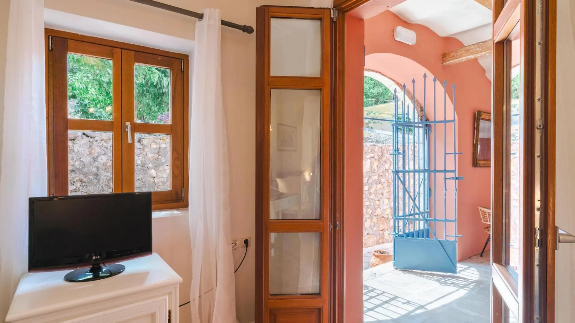 Authentic Suites In Fiscardo Fiskardo