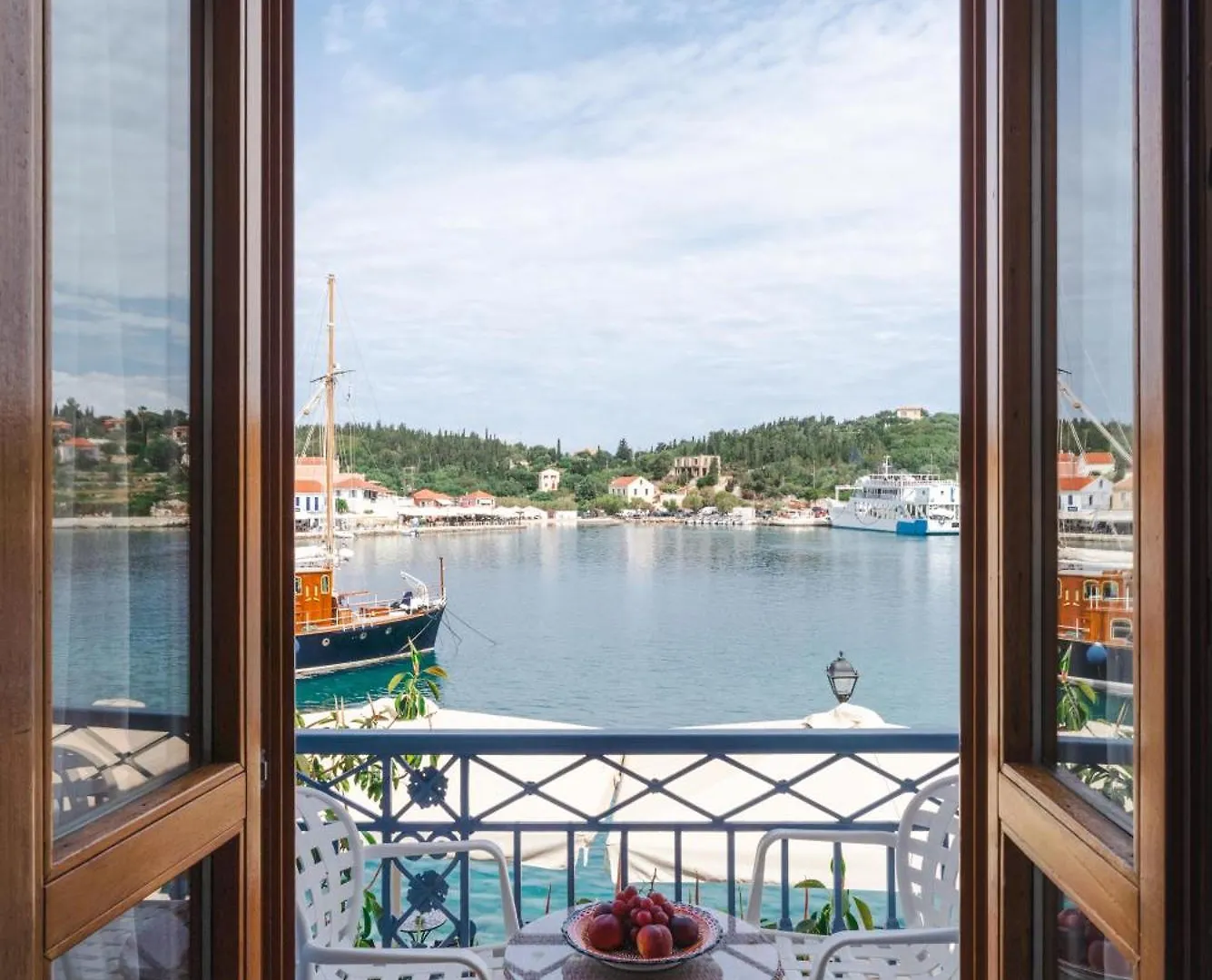 Authentic Suites In Fiscardo Fiskardo Apartment