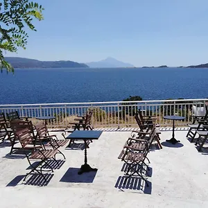 https://villa-elli-amoliani.hotelschalkidiki.net